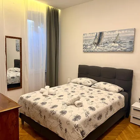 Apartment Navis